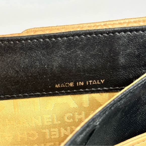 Chanel Beige Compact Wallet - Picture 6 of 16